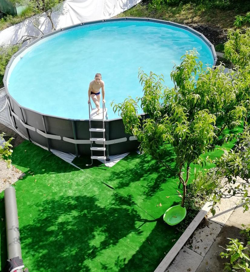 Orhidea Guest House Gagra Buitenkant foto