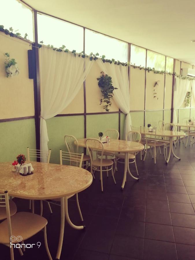 Orhidea Guest House Gagra Buitenkant foto