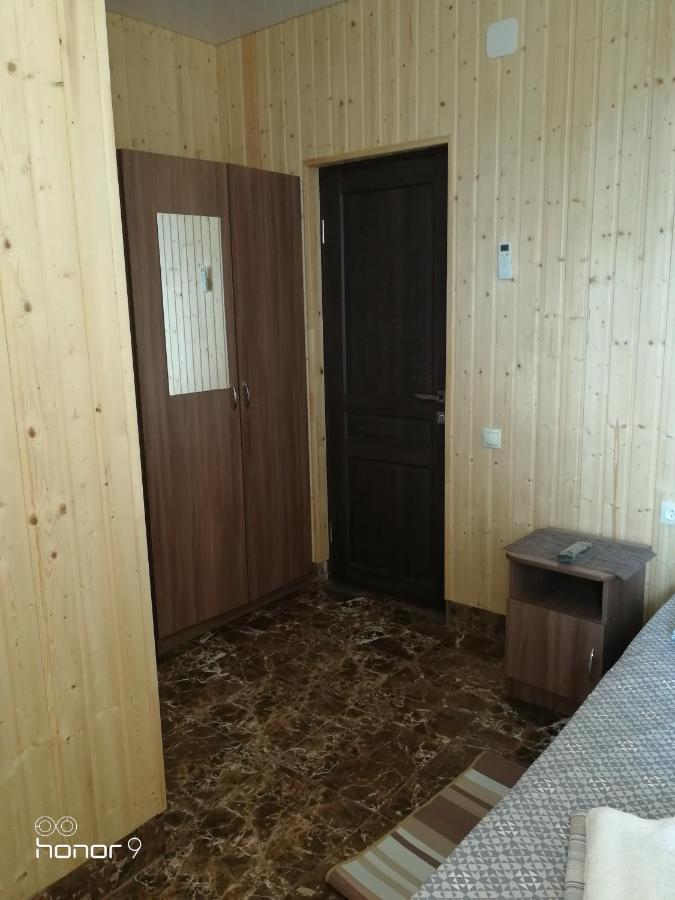 Orhidea Guest House Gagra Buitenkant foto