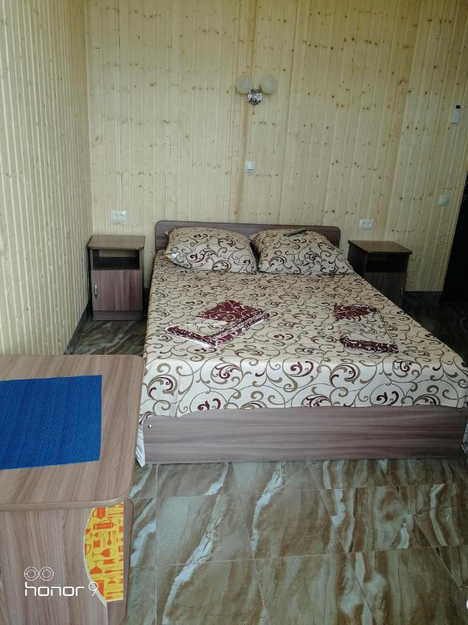 Orhidea Guest House Gagra Buitenkant foto